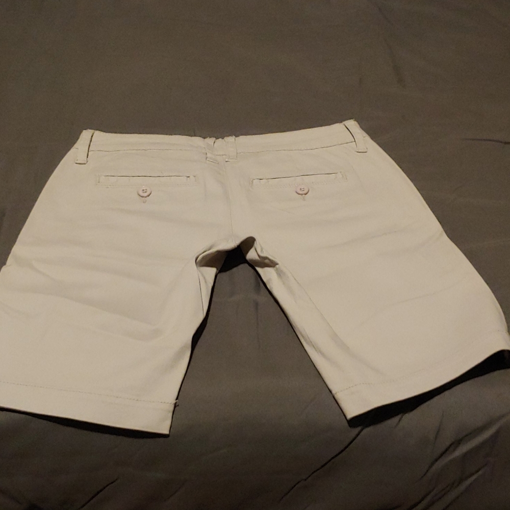 Shorts - Picture 3 of 3